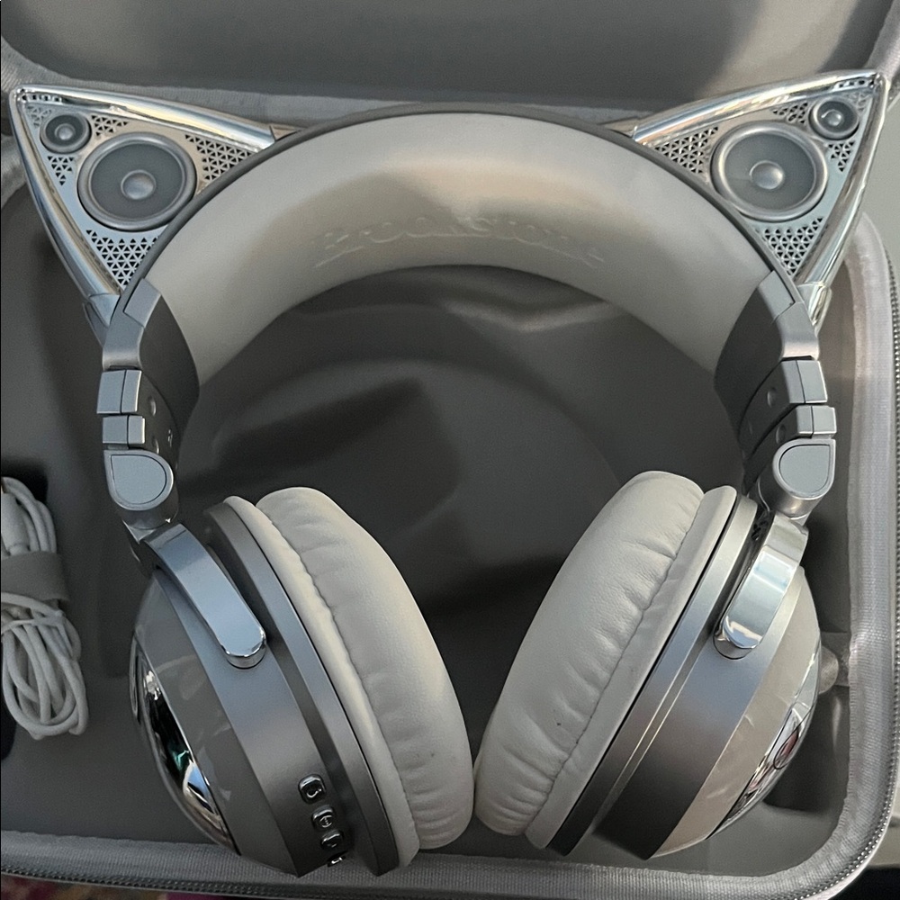 Ariana Grande Silver Over-Ear Headphones